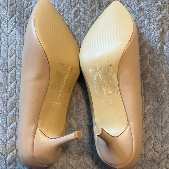 Shoes by French Connection! Size 10. Colors beige! 2 1/2 inch heel! - Picture 8 of 10